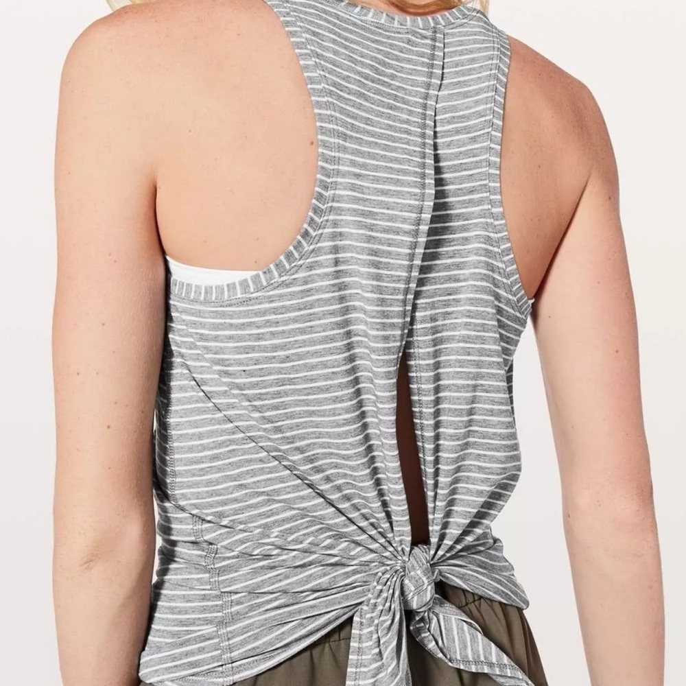 Lululemon Athletica Gray and White Tie Front Tank Top